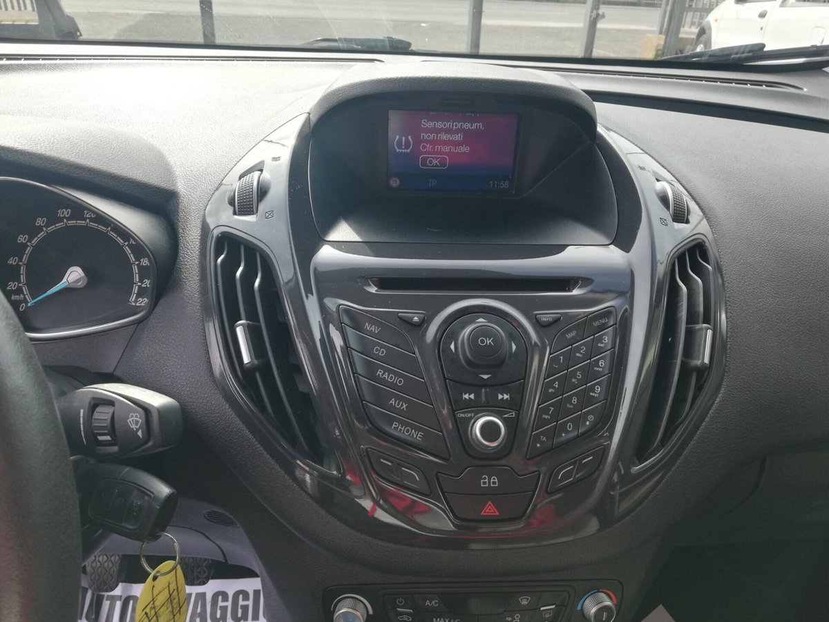 Ford Tourneo Courier 1.0 EcoBoost 100 CV Titanium (10)
