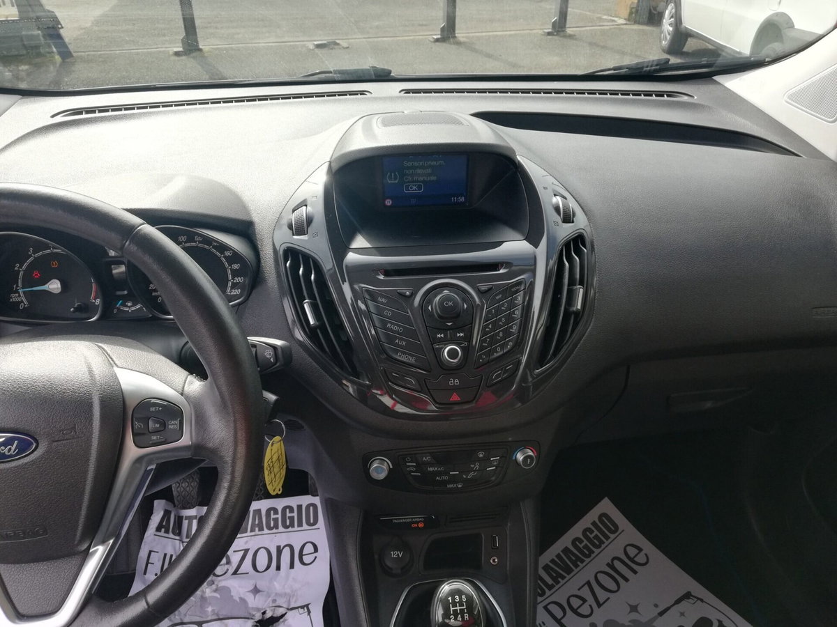 Ford Tourneo Courier 1.0 EcoBoost 100 CV Titanium (11)