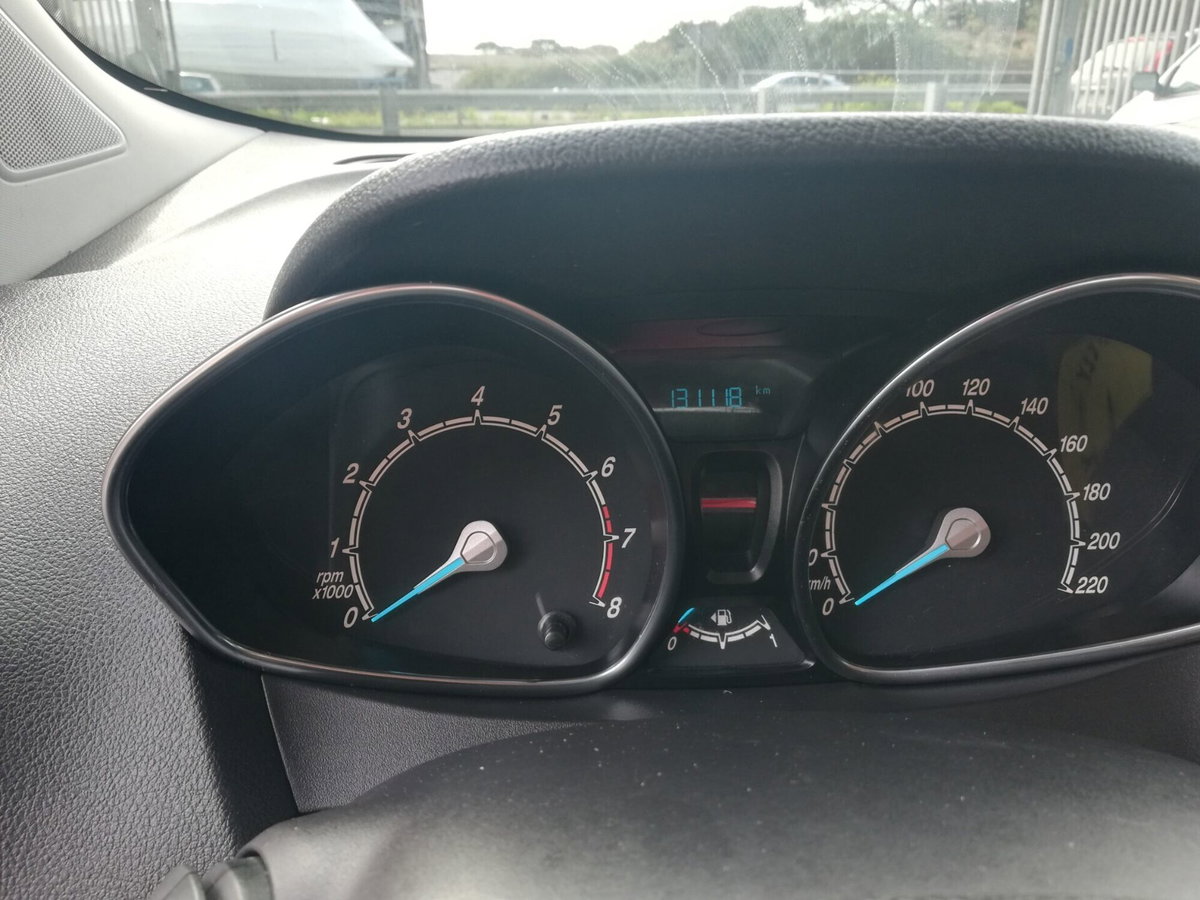Ford Tourneo Courier 1.0 EcoBoost 100 CV Titanium (14)