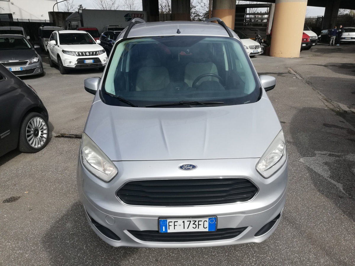 Ford Tourneo Courier 1.0 EcoBoost 100 CV Titanium (2)