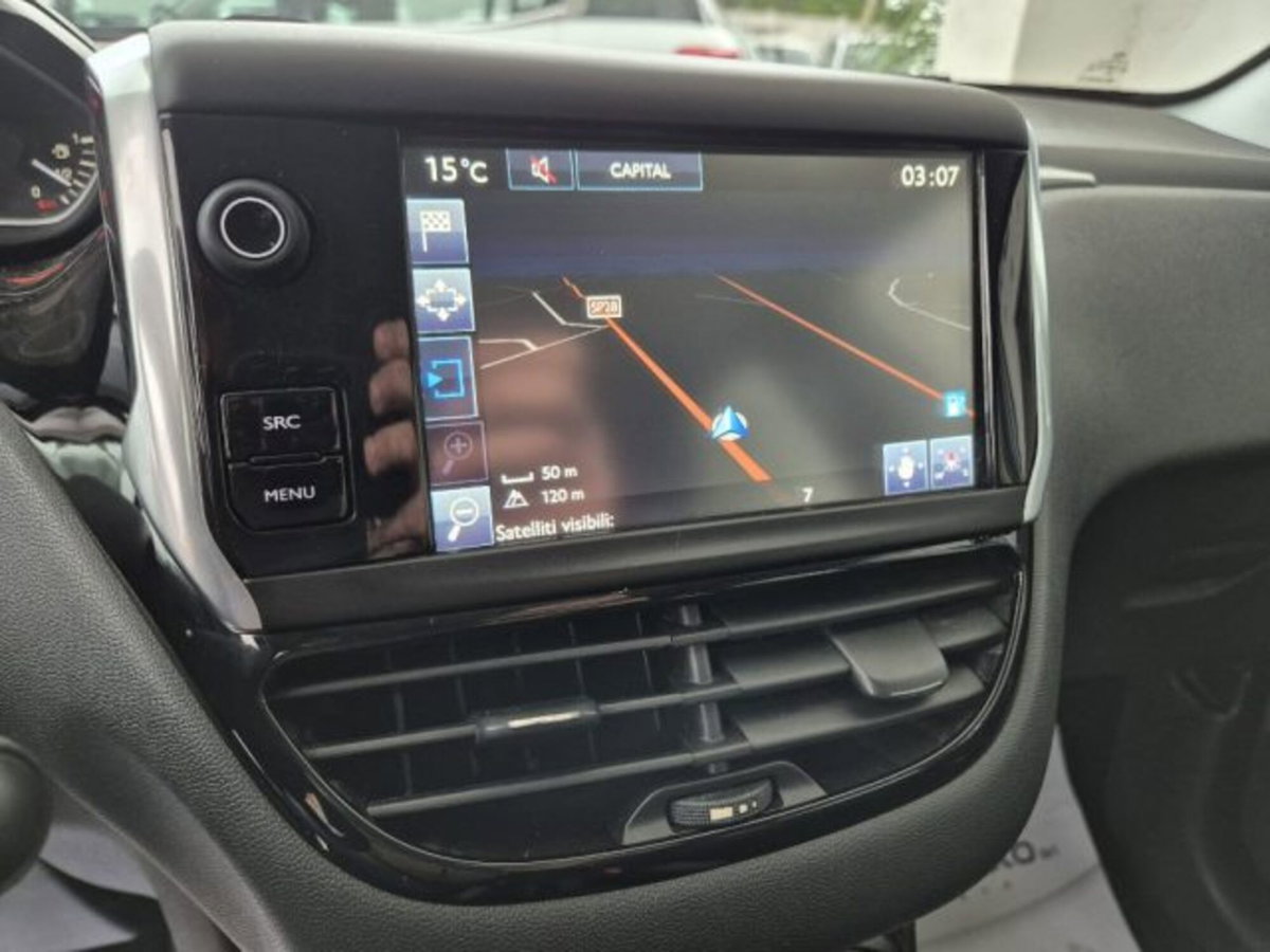 Peugeot 208 HDi 68 CV 5 porte Business (12)
