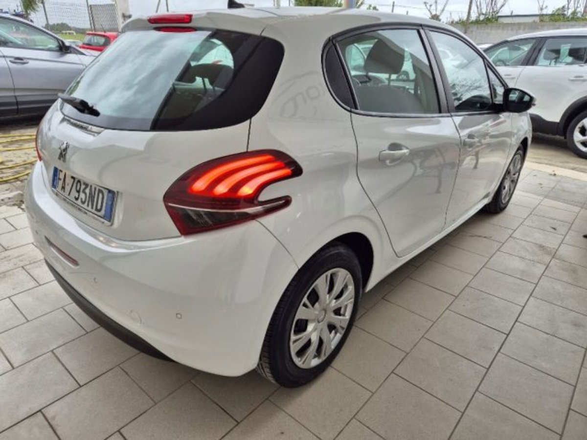 Peugeot 208 HDi 68 CV 5 porte Business (3)