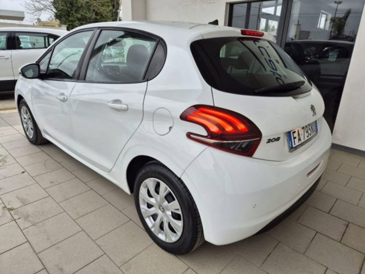Peugeot 208 HDi 68 CV 5 porte Business (4)