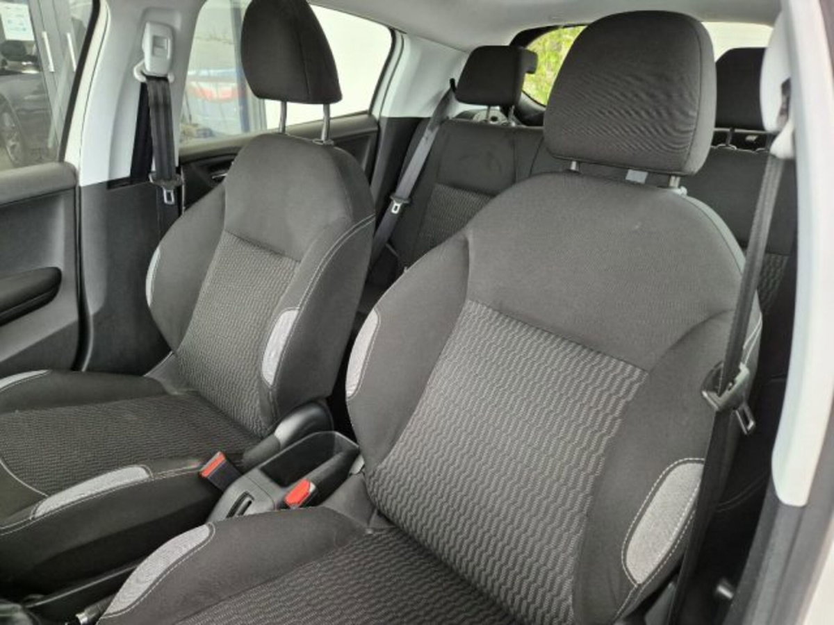 Peugeot 208 HDi 68 CV 5 porte Business (7)