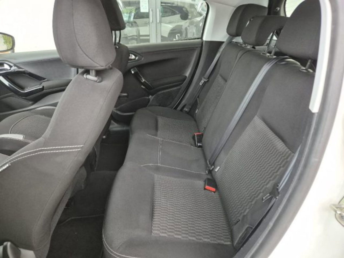 Peugeot 208 HDi 68 CV 5 porte Business (9)