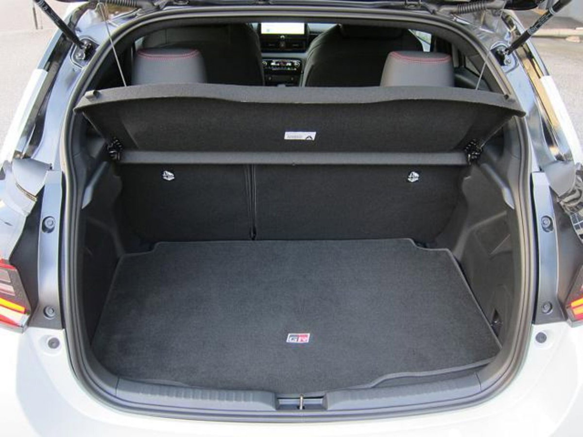 Toyota Yaris GR Sport 130 GR Sport (13)