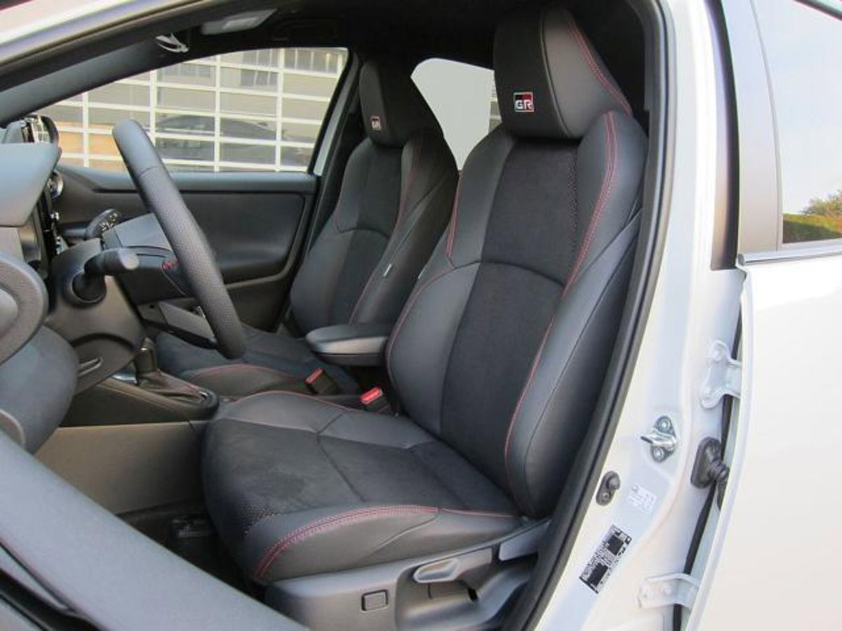 Toyota Yaris GR Sport 130 GR Sport (20)