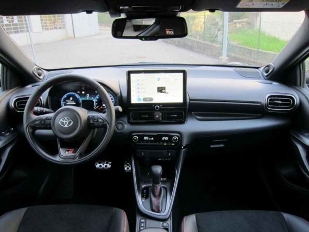Toyota Yaris GR Sport 130 GR Sport (3)