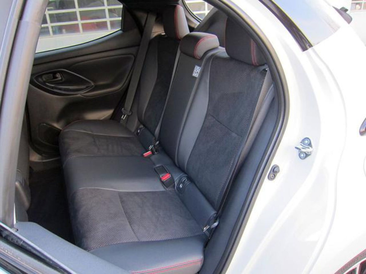 Toyota Yaris GR Sport 130 GR Sport (5)