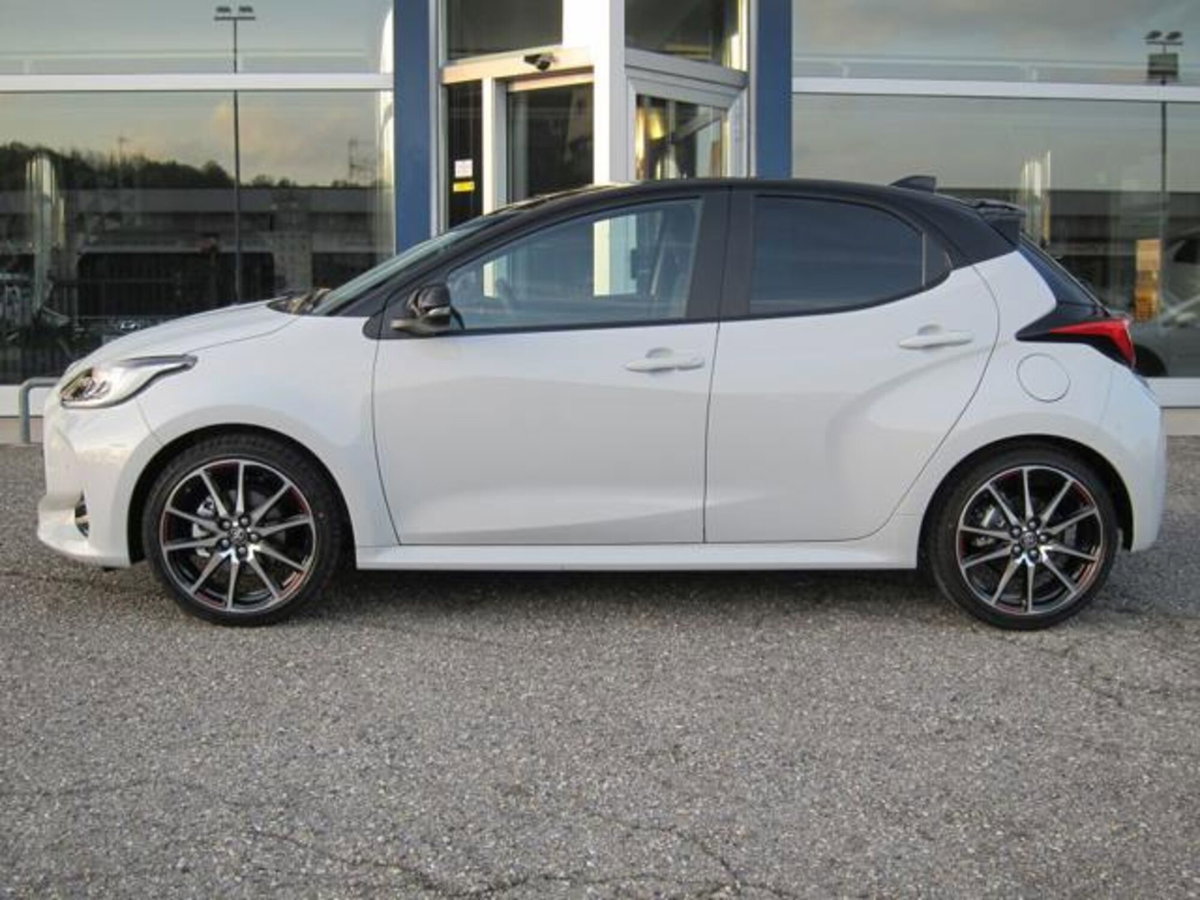 Toyota Yaris GR Sport 130 GR Sport (8)