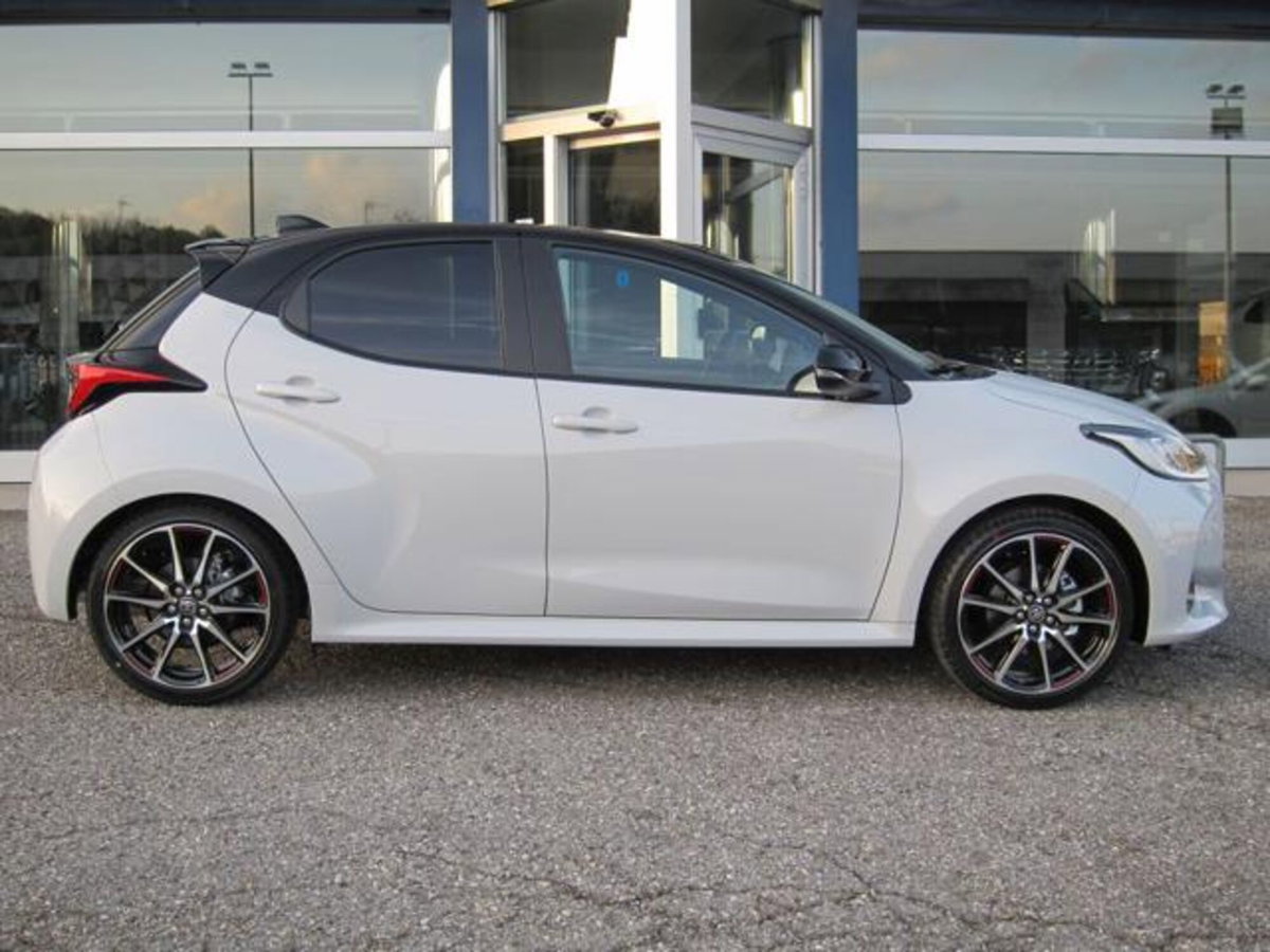 Toyota Yaris GR Sport 130 GR Sport (9)