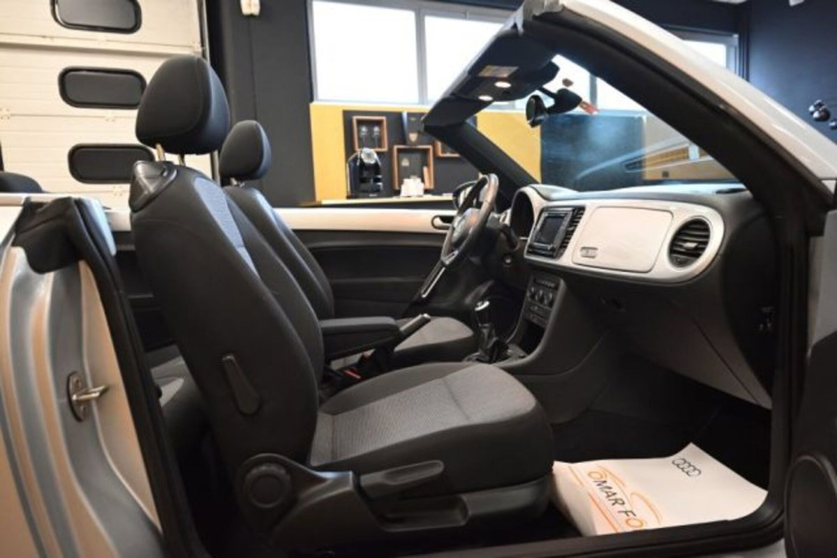 Volkswagen Maggiolino Cabrio 2.0 TDI Sport BlueMotion Technology (10)
