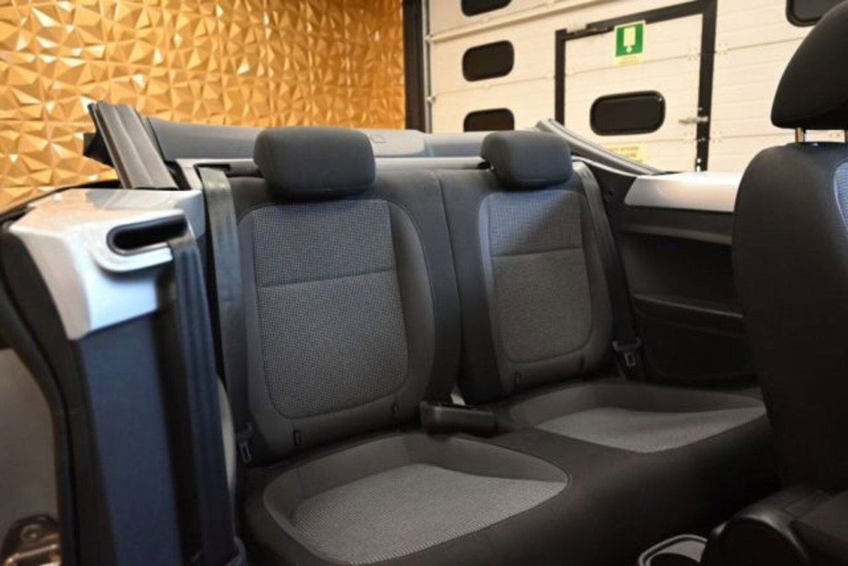 Volkswagen Maggiolino Cabrio 2.0 TDI Sport BlueMotion Technology (11)