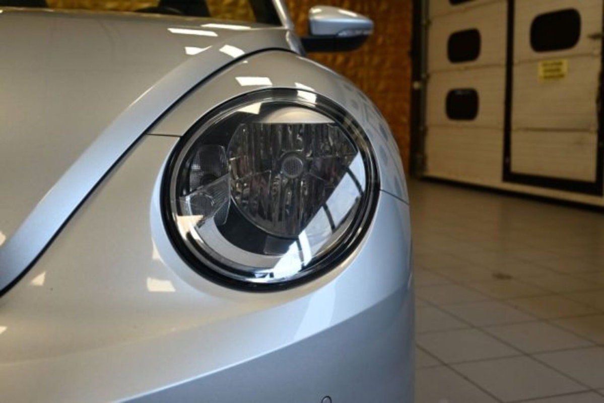 Volkswagen Maggiolino Cabrio 2.0 TDI Sport BlueMotion Technology (17)