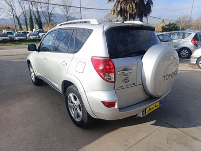 Toyota Rav4 2.2 D-Cat 177 CV Executive (4)
