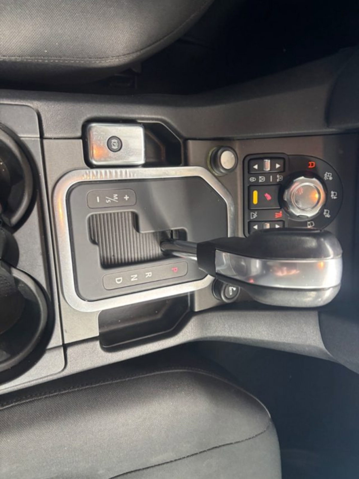 Land Rover Discovery 4 3.0 SDV6 245CV SE (13)
