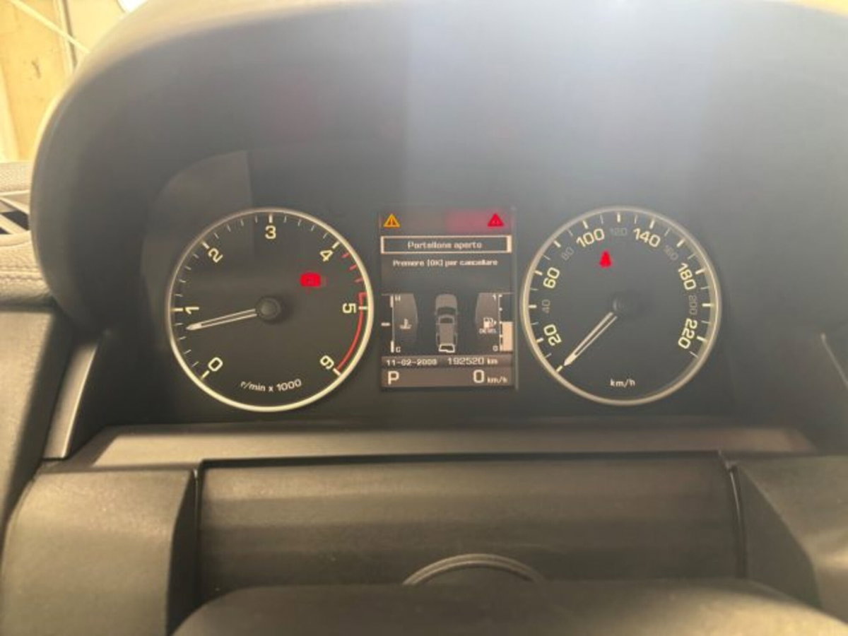 Land Rover Discovery 4 3.0 SDV6 245CV SE (14)