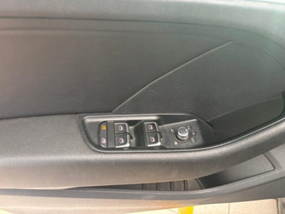 Audi A3 2.0 TDI 150 CV clean diesel S tronic Ambiente (18)