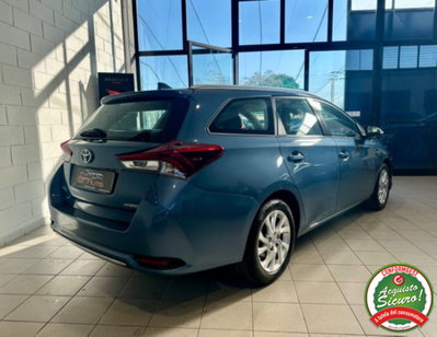 Toyota Auris Station Wagon 1.8 Hybrid Toyota Team (4)
