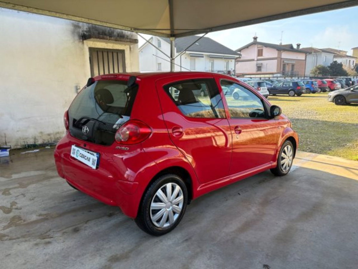 Toyota Aygo 1.0 12V VVT-i 5 porte (6)