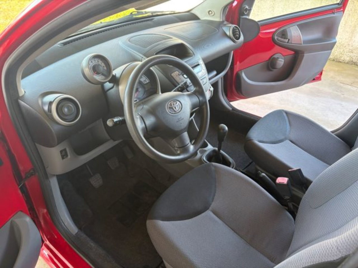 Toyota Aygo 1.0 12V VVT-i 5 porte (9)