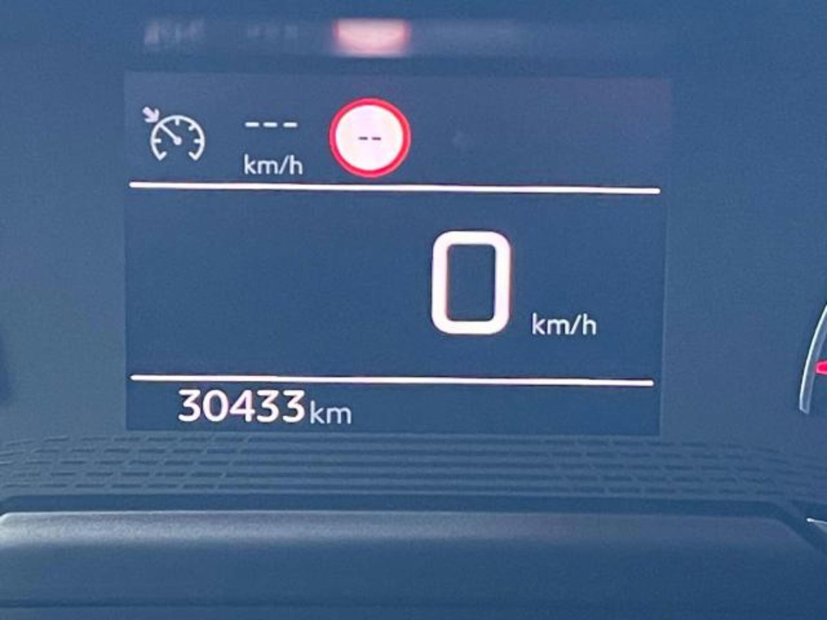 Peugeot 2008 BlueHDi 110 S&S Allure (9)