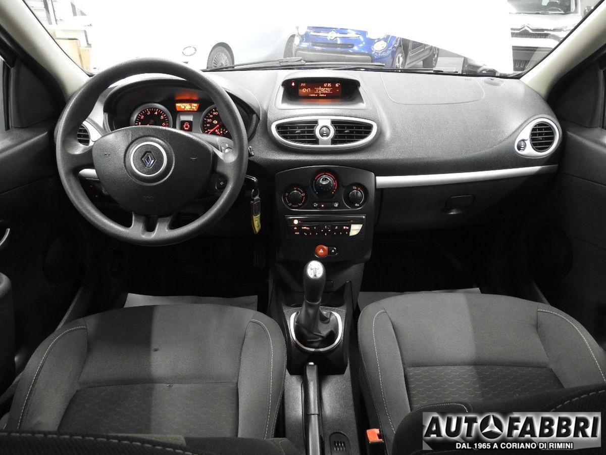 Renault Clio 1.2 16V 5 porte GPL Dynamique (10)
