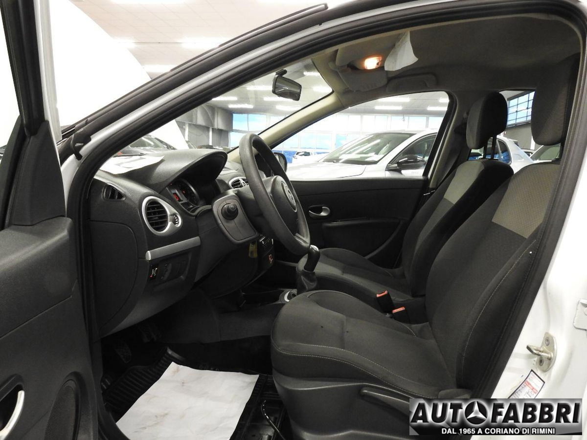 Renault Clio 1.2 16V 5 porte GPL Dynamique (11)