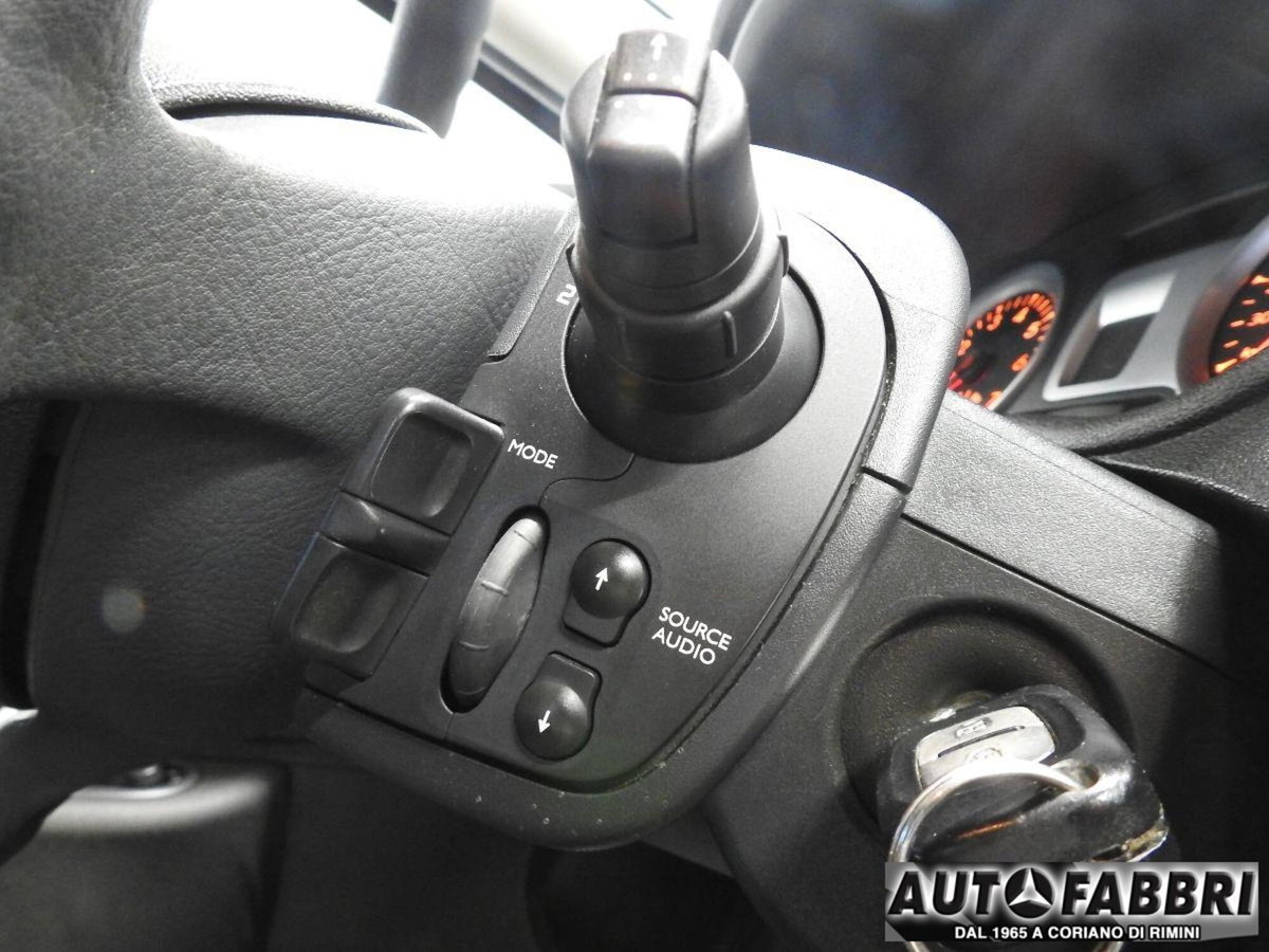 Renault Clio 1.2 16V 5 porte GPL Dynamique (13)