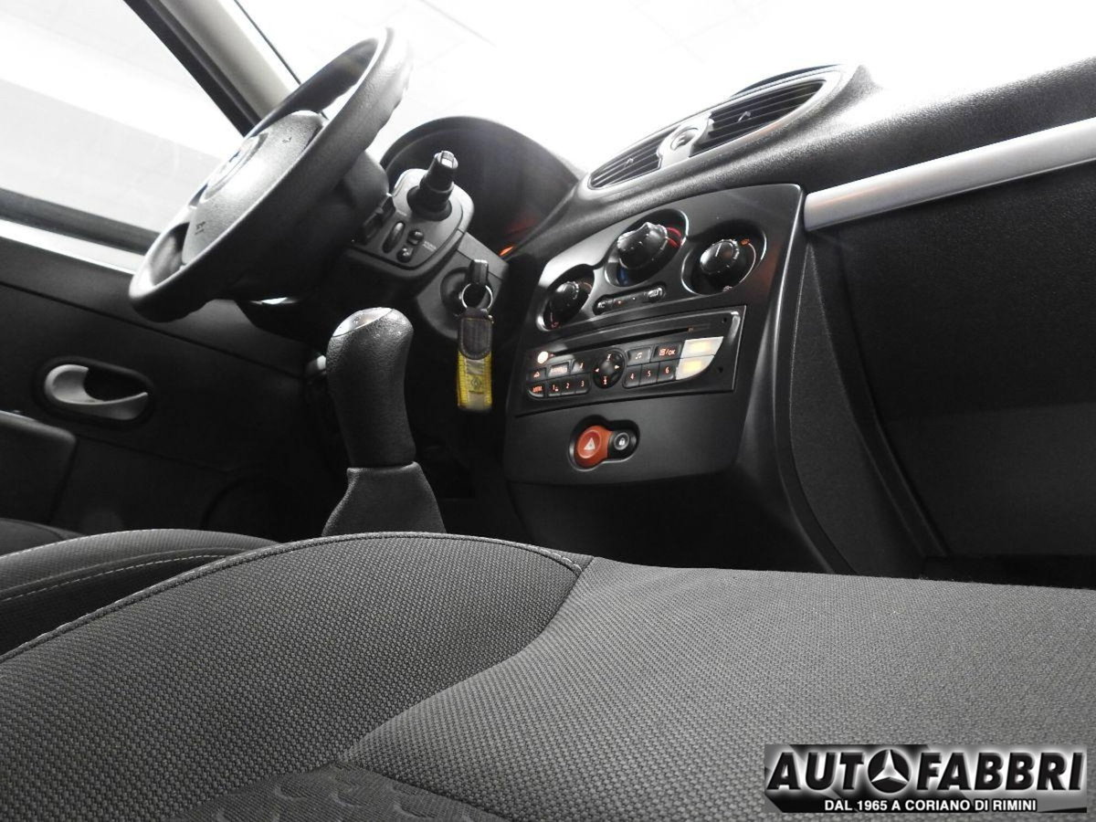 Renault Clio 1.2 16V 5 porte GPL Dynamique (14)