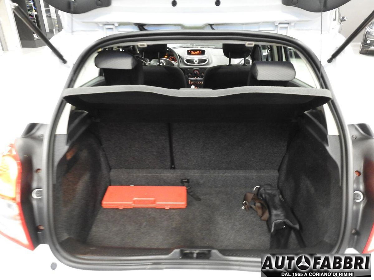 Renault Clio 1.2 16V 5 porte GPL Dynamique (17)
