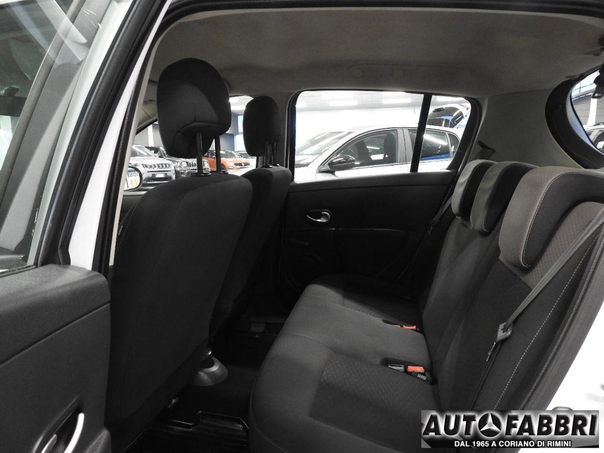 Renault Clio 1.2 16V 5 porte GPL Dynamique (18)