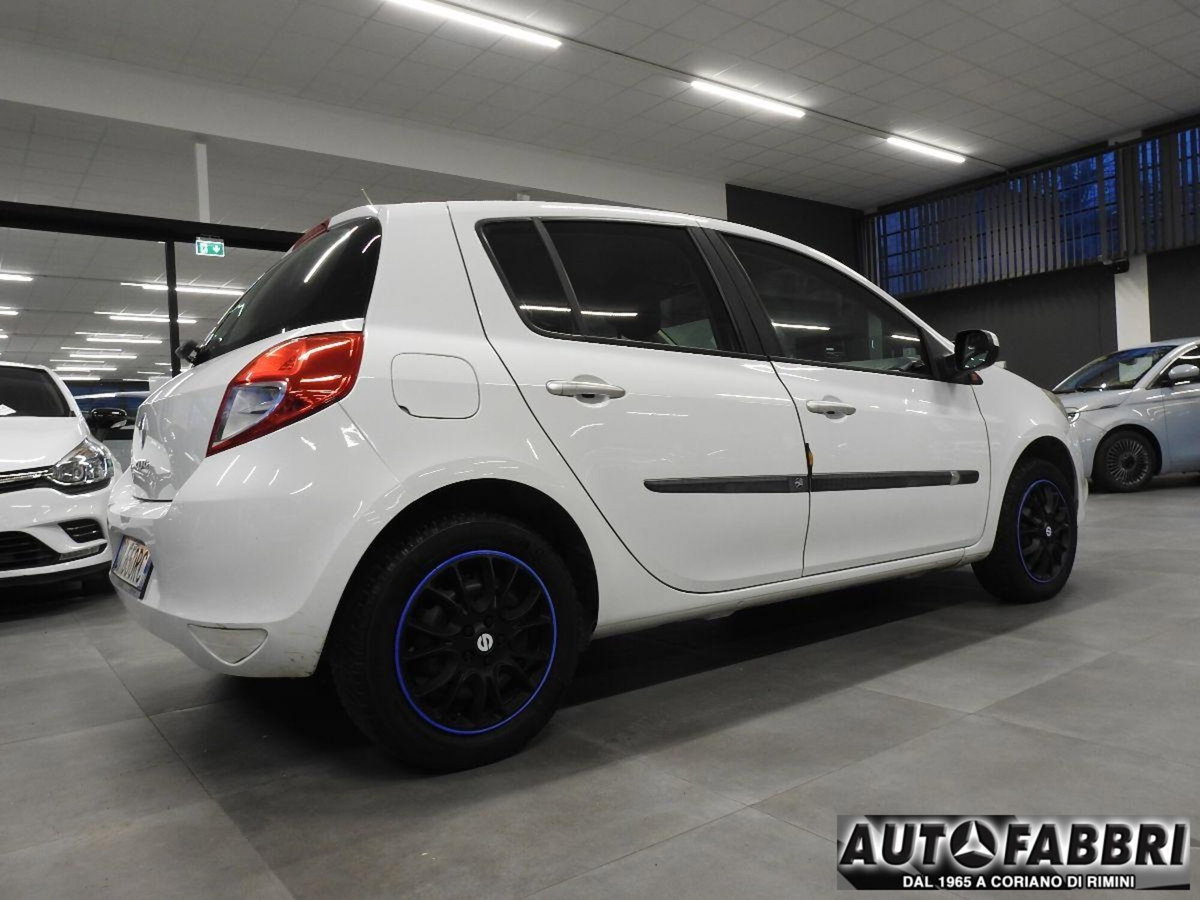 Renault Clio 1.2 16V 5 porte GPL Dynamique (4)