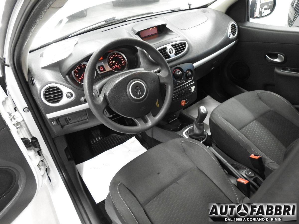 Renault Clio 1.2 16V 5 porte GPL Dynamique (8)