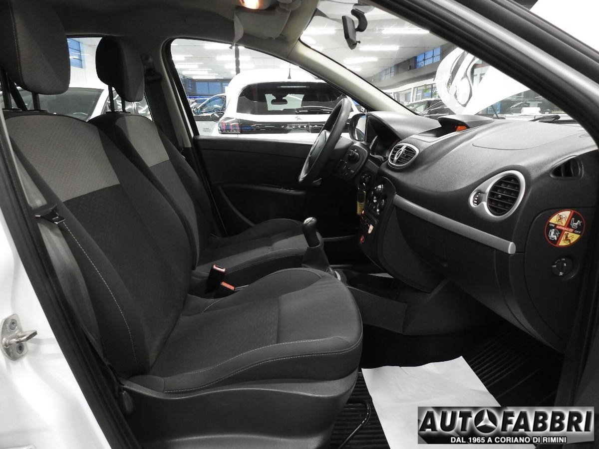 Renault Clio 1.2 16V 5 porte GPL Dynamique (9)
