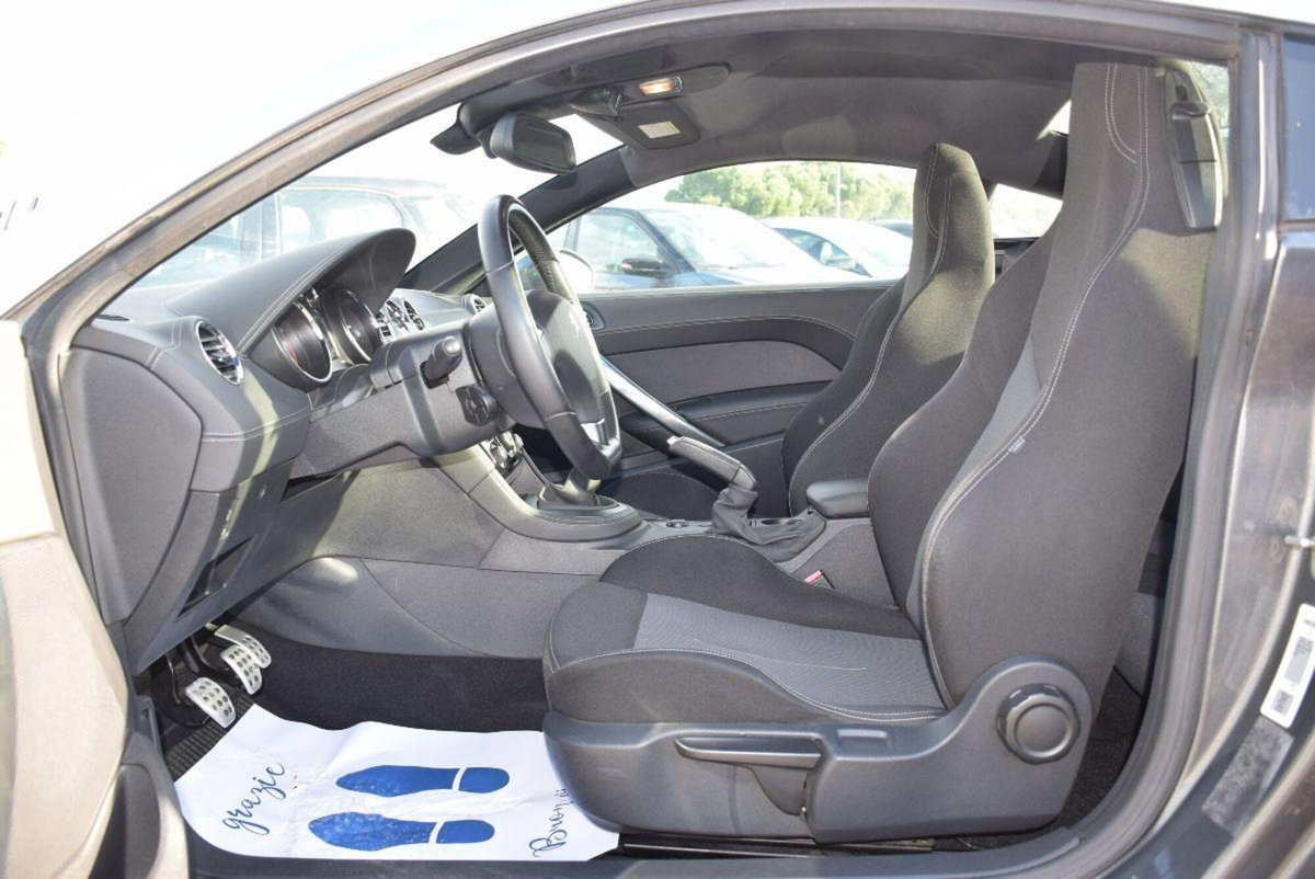 Peugeot RCZ 2.0 HDi 163CV (6)