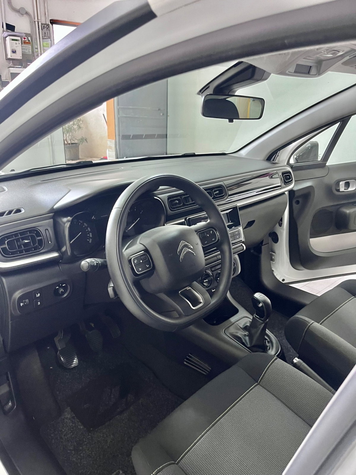 Citroen C3 BlueHDi 100 S&S Van Feel (7)