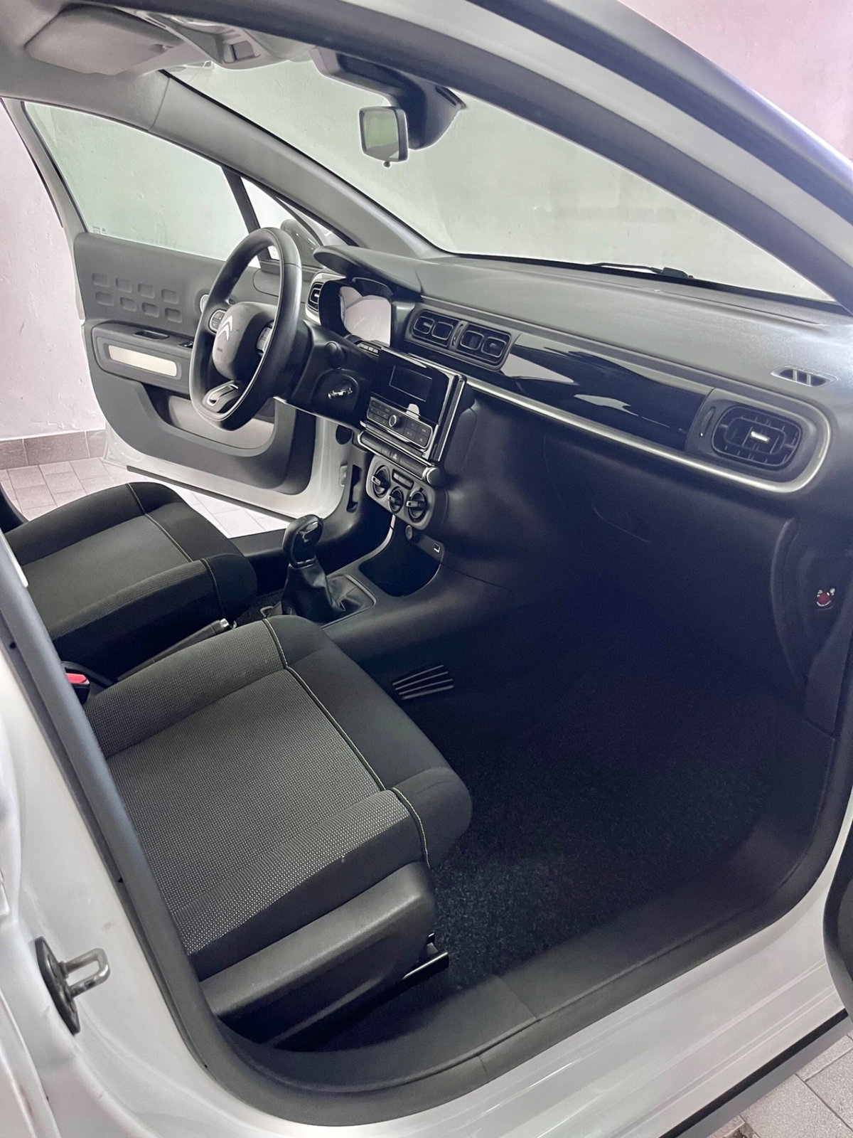 Citroen C3 BlueHDi 100 S&S Van Feel (8)