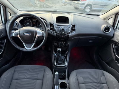 Ford Fiesta 1.5 TDCi 75CV 5 porte Titanium (10)
