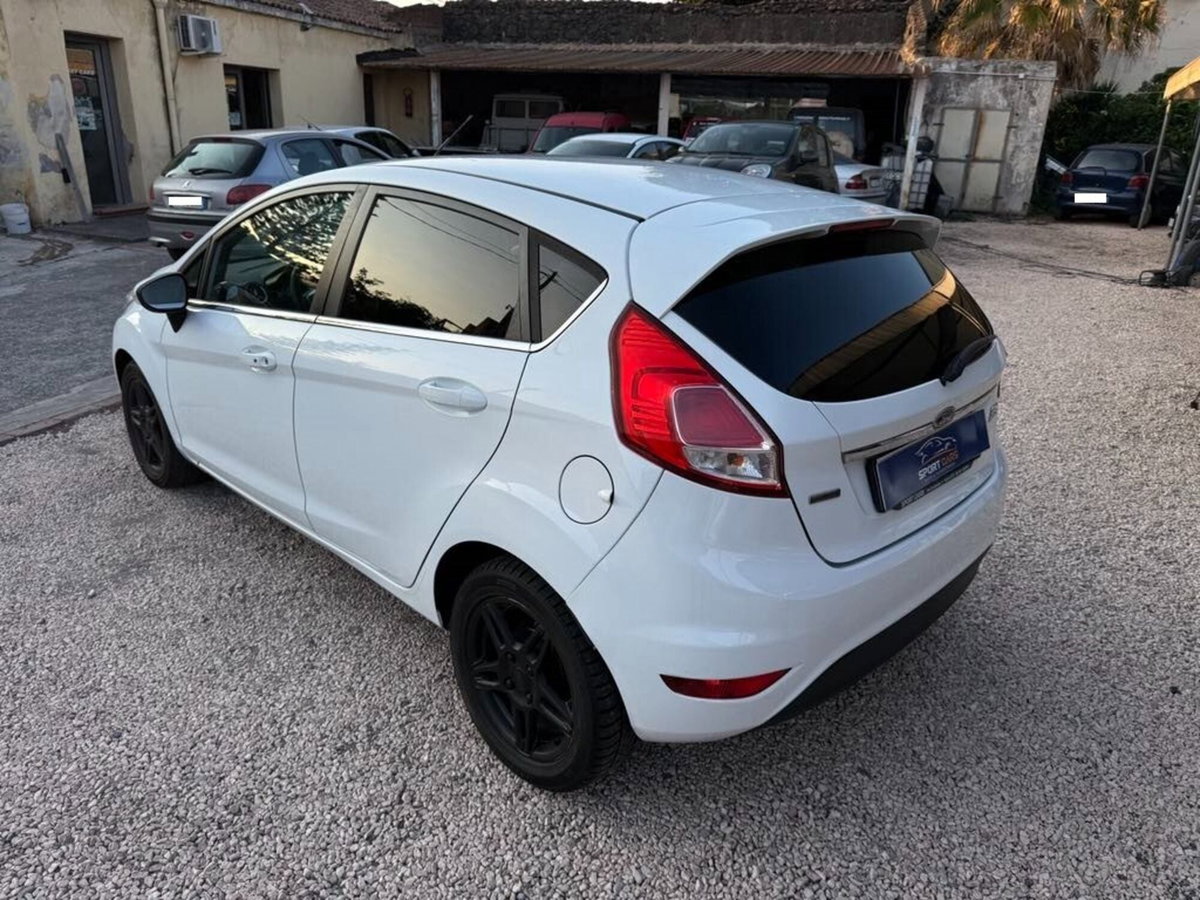 Ford Fiesta 1.5 TDCi 75CV 5 porte Titanium (7)