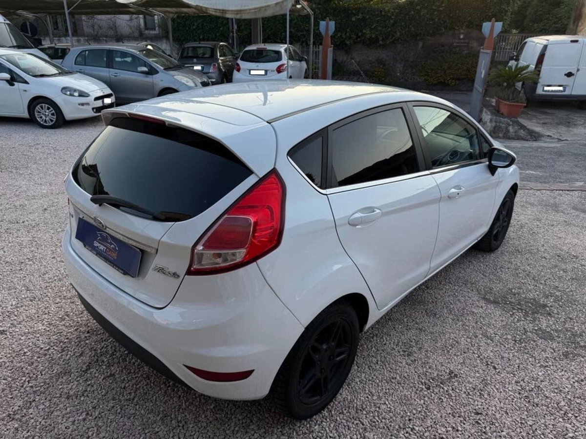 Ford Fiesta 1.5 TDCi 75CV 5 porte Titanium (9)