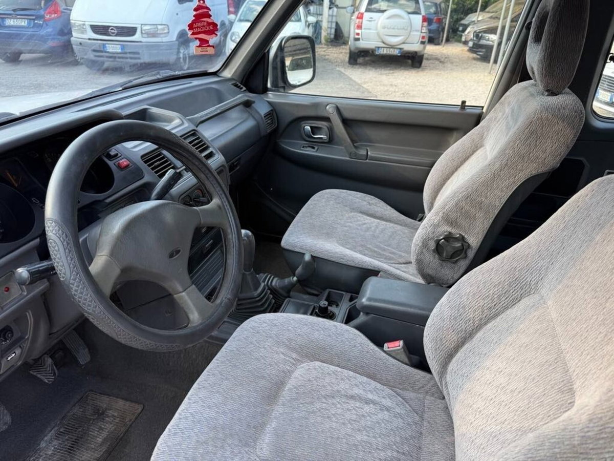 Mitsubishi Pajero 2.5 TDI GLX (10)