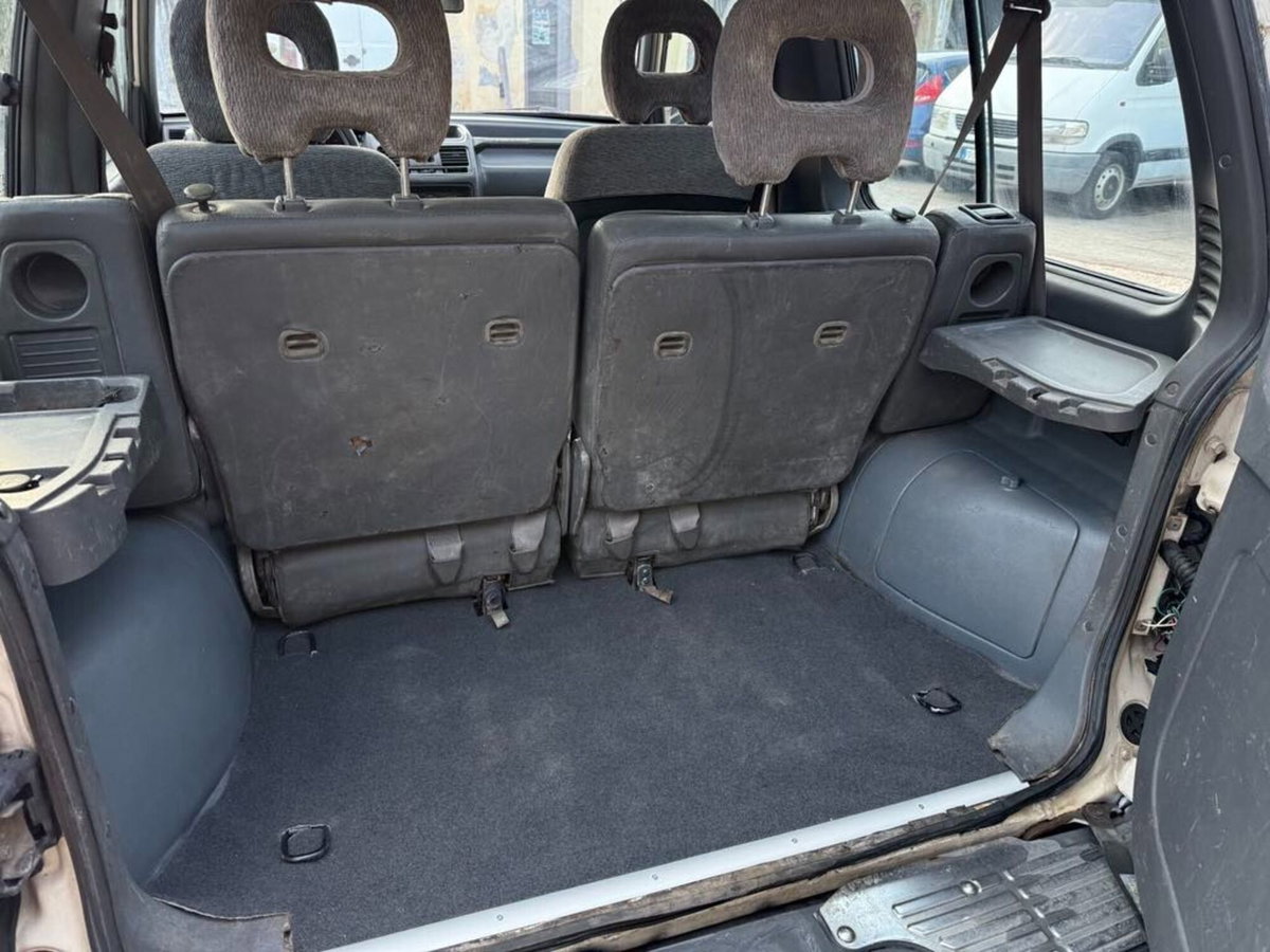 Mitsubishi Pajero 2.5 TDI GLX (15)