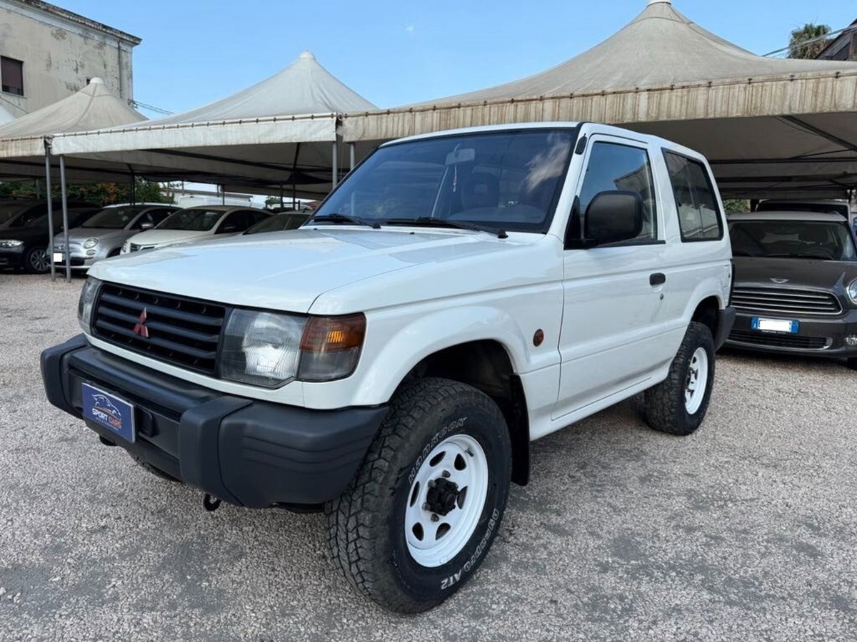Mitsubishi Pajero 2.5 TDI GLX (3)