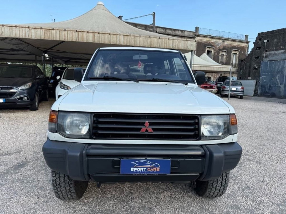 Mitsubishi Pajero 2.5 TDI GLX (4)