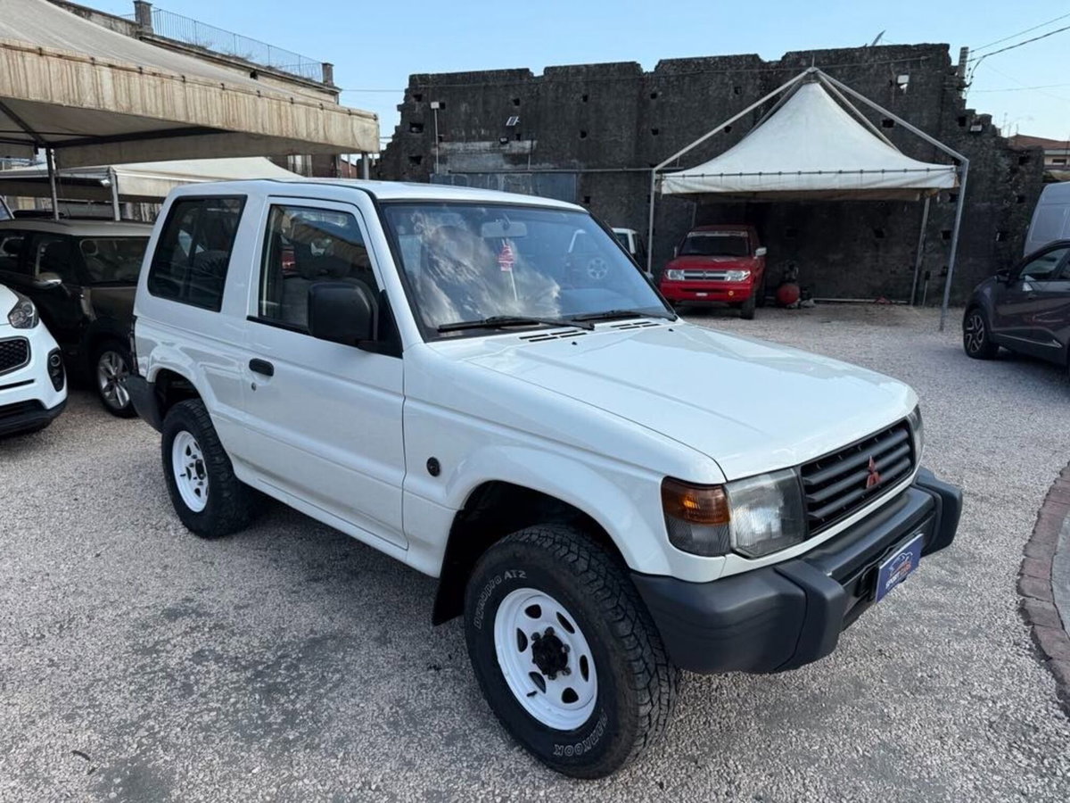 Mitsubishi Pajero 2.5 TDI GLX (5)