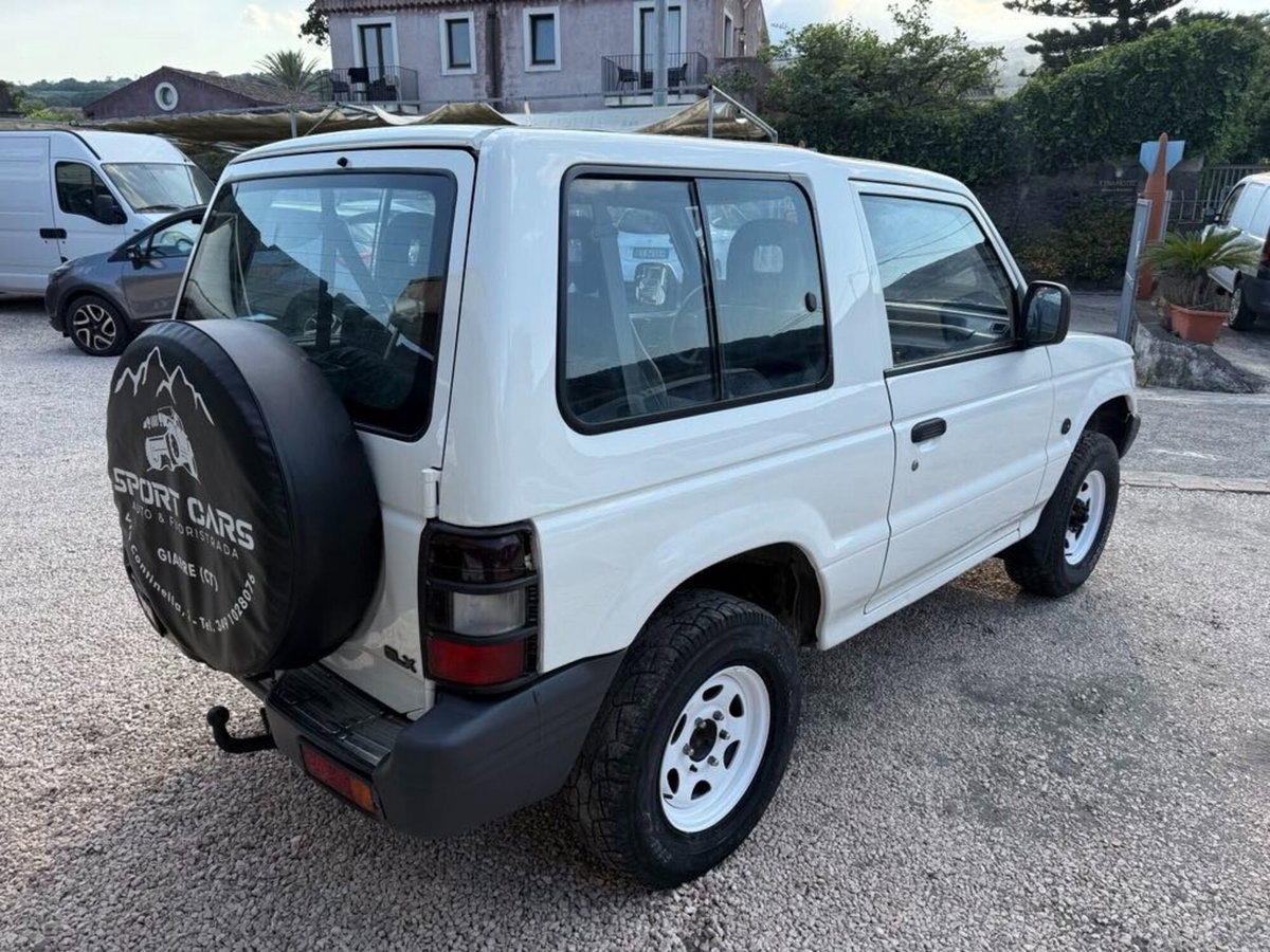 Mitsubishi Pajero 2.5 TDI GLX (6)