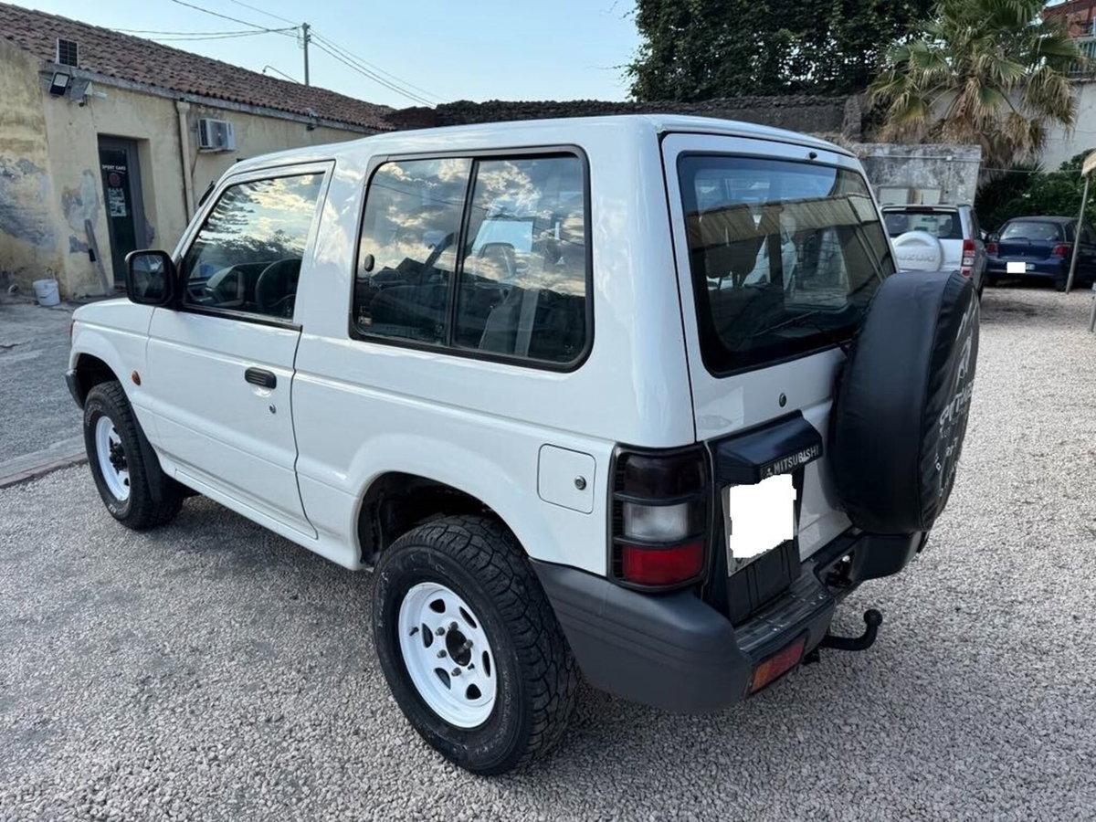 Mitsubishi Pajero 2.5 TDI GLX (8)
