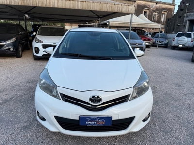 Toyota Yaris 1.D-4D 5 porte Style (3)