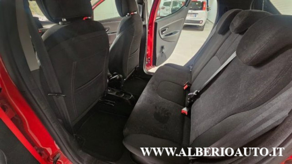 Lancia Ypsilon 1.2 69 CV 5 porte Gold (10)